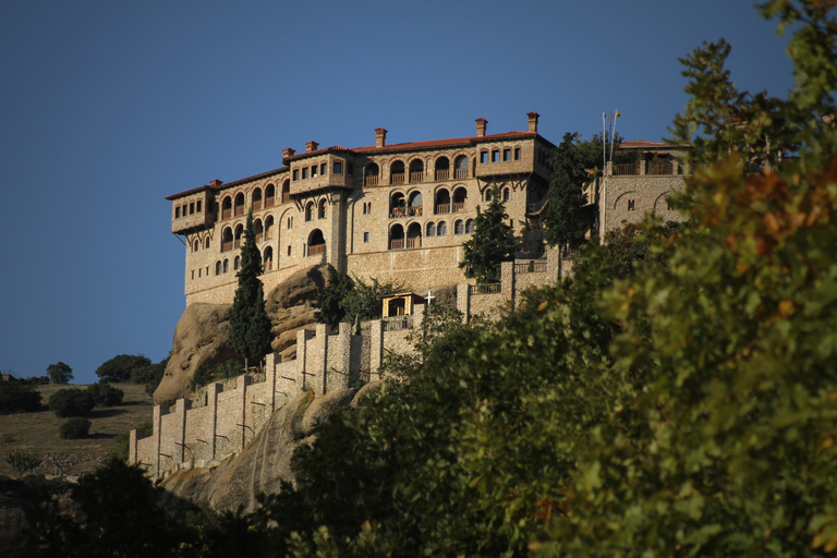 De Atenas: Viagem de 1 dia de trem para as cavernas e mosteiros de Meteora