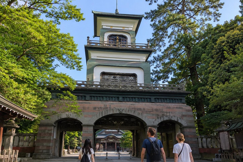 Kanazawa Private Quiet Morning Walk: Kenrokuen & Chaya