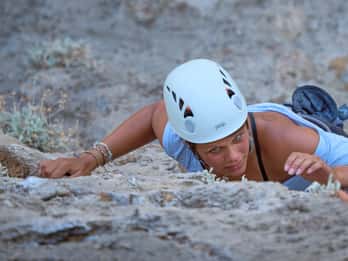 Rodas: Experiencia de Escalada en Roca y Rappel en la Bahía de Ladiko