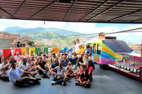 Medellín: Private City Tour with Metrocable and Comuna 13