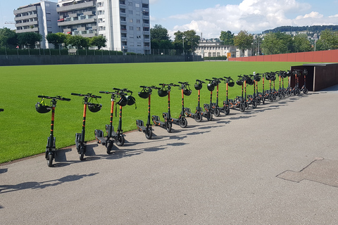 Zurich : visite de 2 h en trottinette électrique BikeboardZurich: visite guidée de 2 heures de la ville en scooter électrique