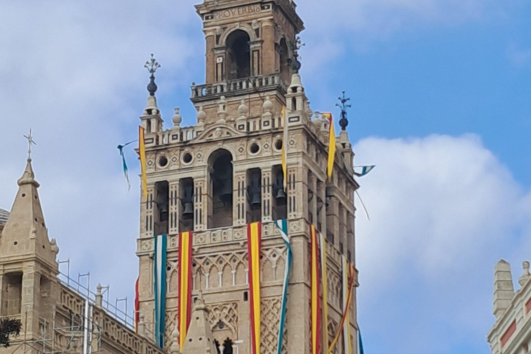 Guided visit of the Royal Alcazar, Cathedral, and Giralda with priority access Guided tour of the Royal Alcazar, Cathedral, and Giralda with fast track access