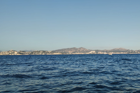 Croisière en bateau d'une demi-journée sur l'Archipel et les Calanques