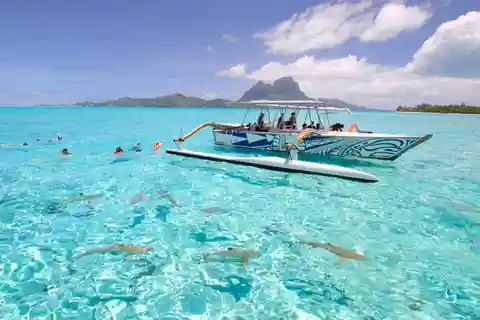 Bora Bora: Lagoon Tour and Snorkeling Experience