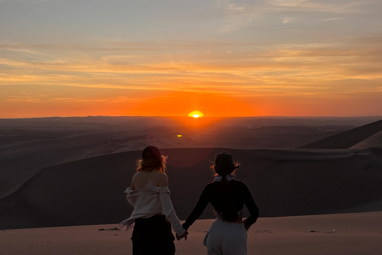 Huacachina: Private Paragliding and Sandboarding Combo in the Desert