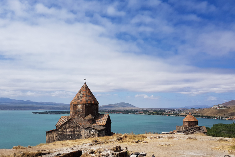 Erevan: visite privée du lac Sevan et de la ville thermale de Dilijan