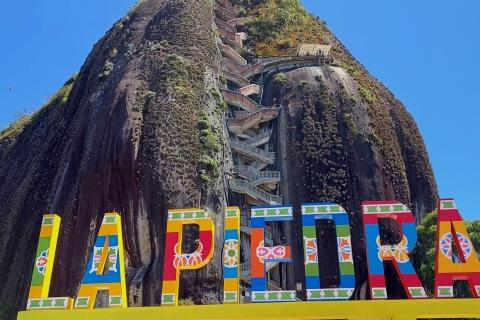 Medellín: tour privado a Guatapé, desayuno, comida y cruceroTour privado en español