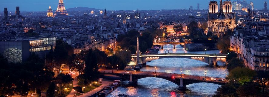 Paris: Nächtliche Aperitif-Kreuzfahrt auf der Seine mit Musik