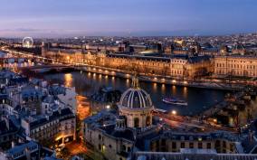 Paris: Evening River Cruise with Music