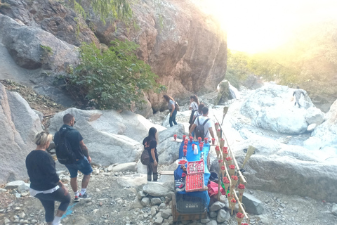 Excursão Vale de Ourika, vilarejos berberes, montanhas do AtlasDe Marrakech: viagem de um dia ao vale de Ourika e às montanhas do Atlas