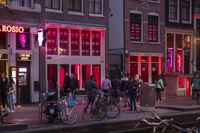 Amsterdam Red Light District and Old Town Walking Tour