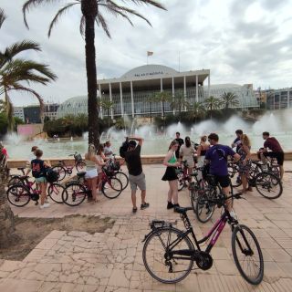 Valencia: tour guidato in bici delle principali attrazioni della città