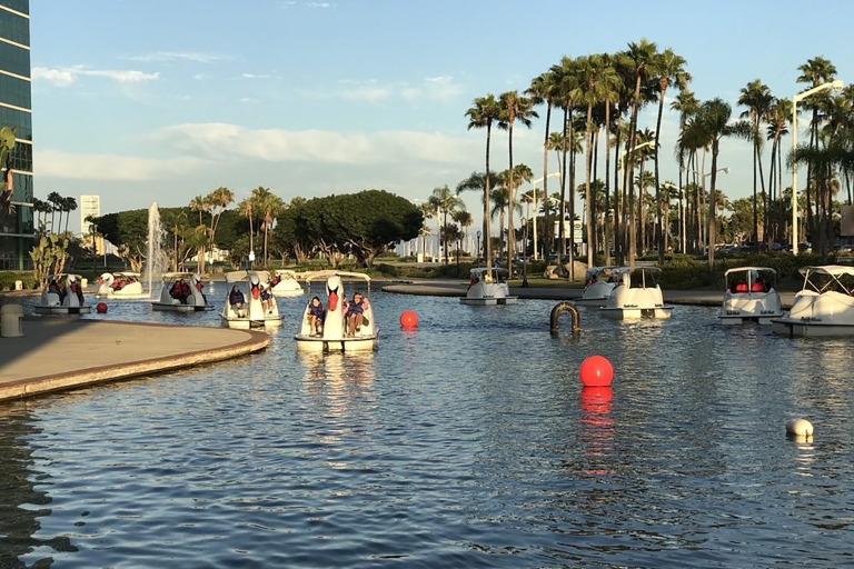 Long Beach: Swan Boat Rental at Rainbow Lagoon Swan Boat Rental