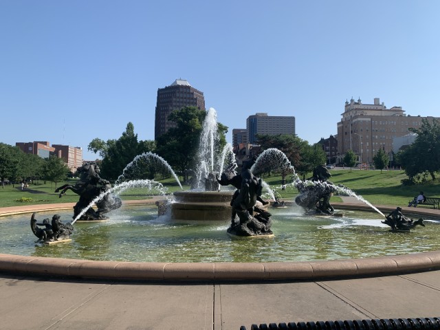 Visit Kansas City Scavenger Hunt and Interactive Tour in Overland Park
