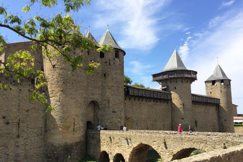 Från Carcassonne:Lastours slott och Carcassonne guidad turLastours slott och Cité de Carcassonne