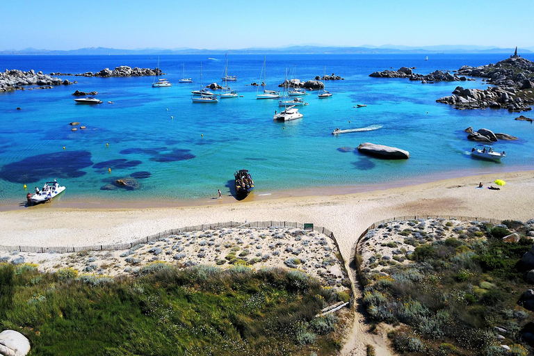 Ajaccio: jednodniowa wycieczka łodzią do BonifacioMiejsce zbiórki na plaży Porticcio