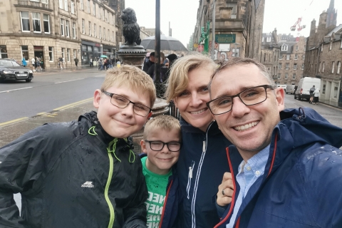 Edimburgo: juego de exploración de la ciudad encantada y visita autoguiada