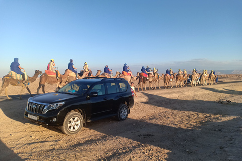 Ab Marrakesch: Kamelritt bei Sonnenuntergang in der Agafay-Wüste