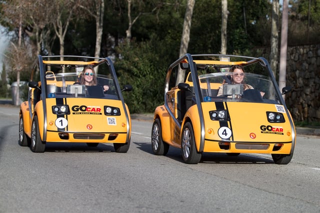 Barcelona: 3-stündige Gaudí GoCar Tour