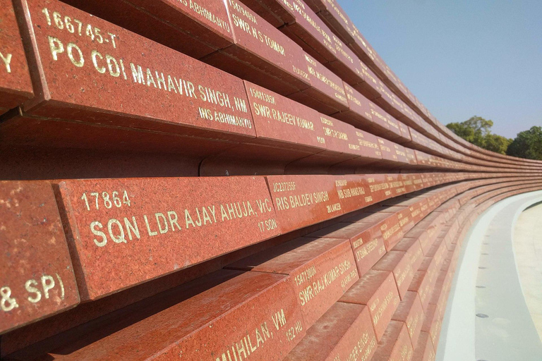 Delhi: India Gate & National War Memorial Walking Tour Walking Tour with Meeting Point