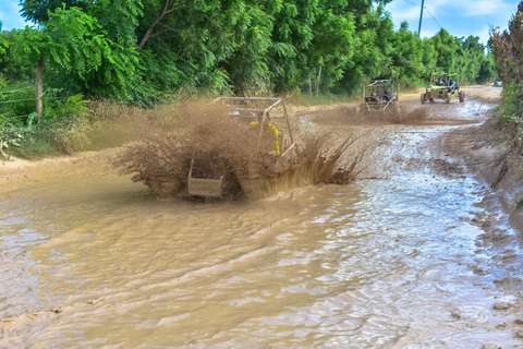 Découvrez Punta Cana : Excursion en buggy, plage El Macao, cénote bleuPunta Cana : Aventure Macao Beach Buggy avec prise en charge à l&#039;hôtel
