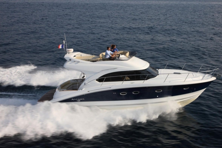 Adeje: Prywatny rejs łodzią motorowąPrywatna 8-godzinna czarter luksusowej łodzi motorowej