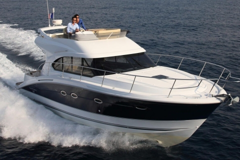 Adeje : croisière privée en bateau à moteurAffrètement privé de 8 heures d'un bateau à moteur de luxe