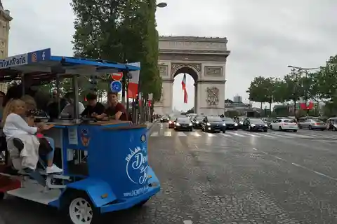 Paris: Beer Bike Bar With Drinks Included