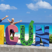 Cancún: tour guiado na cidade com compras em autocarro de dois andares