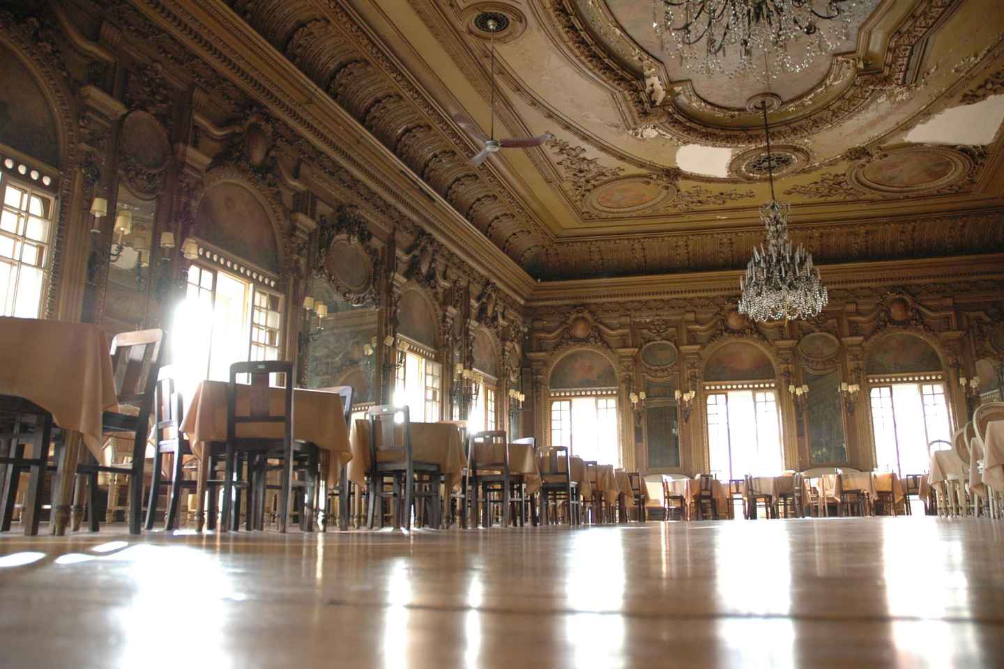 リスボン スパイの街 歴史探訪ツアー