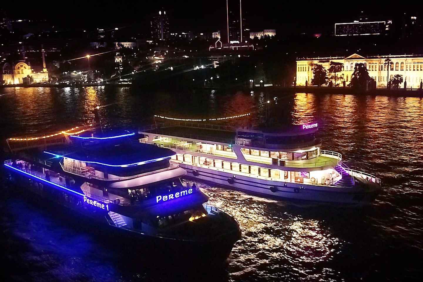 Istanbul: Bosporus Dinner Cruise mit Tanzshow