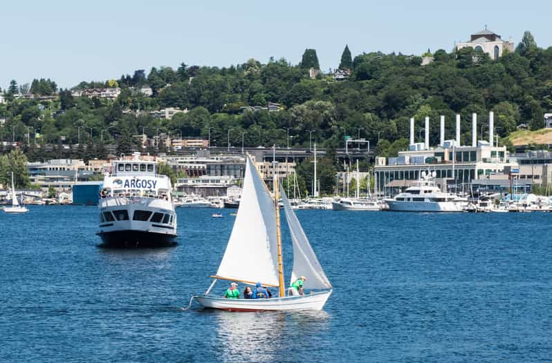 Seattle: Locks Cruise With Live Narration | GetYourGuide