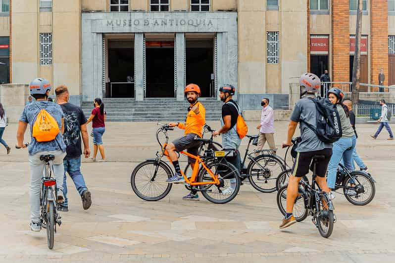 Medellín: City Tour by Electric Bike with Fruit & Coffee