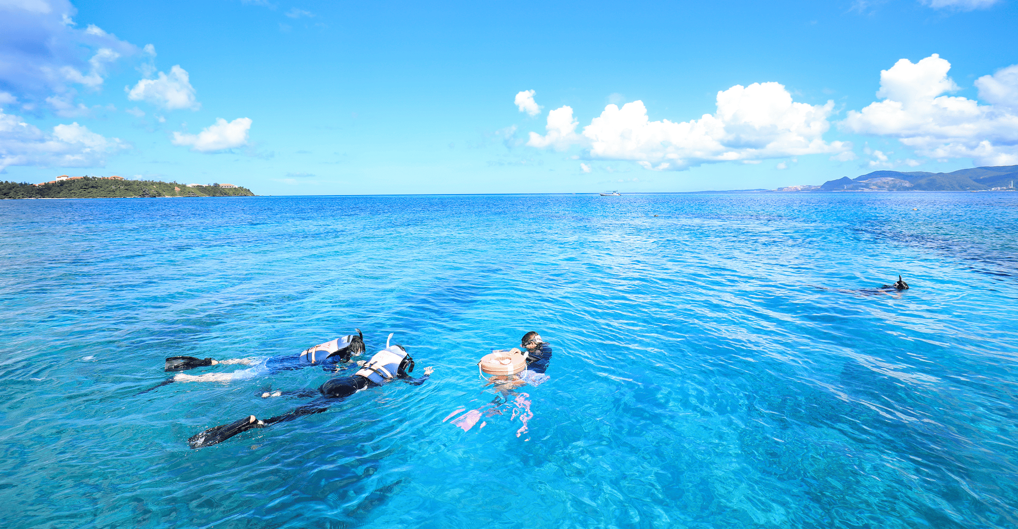 Naha, Okinawa, Isla de Keramas Excursión de un día de snorkel con almuerzo - Hizvo