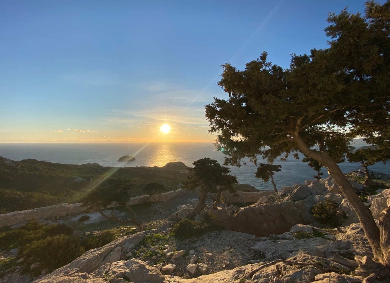 Monolithos: Lille gruppevandring og solnedgang ved Monolithos Slot