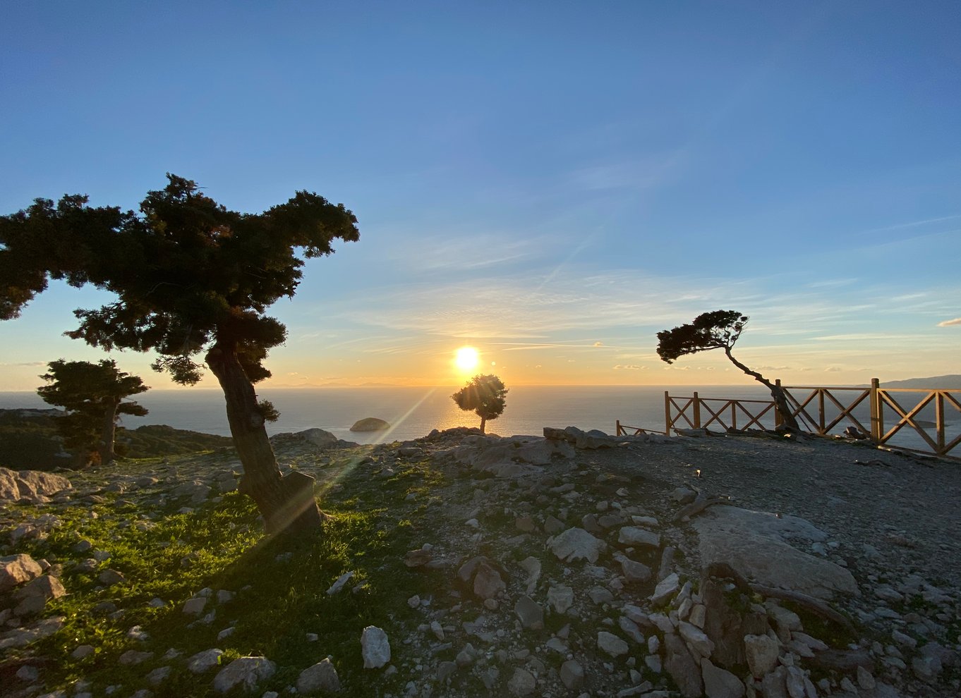 Monolithos: Lille gruppevandring og solnedgang ved Monolithos Slot
