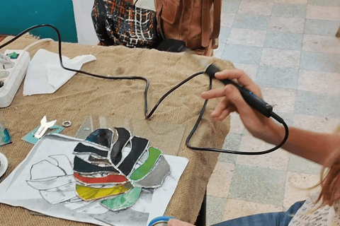 Amman: Stained Glass Workshop with Snacks and Drinks