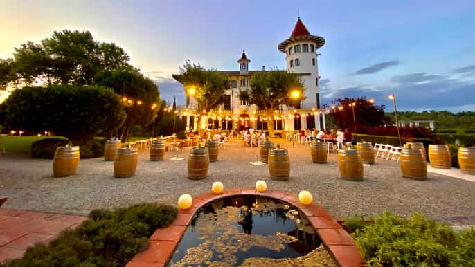 Penedès: visita a la bodega Codorniu con degustación de cava
