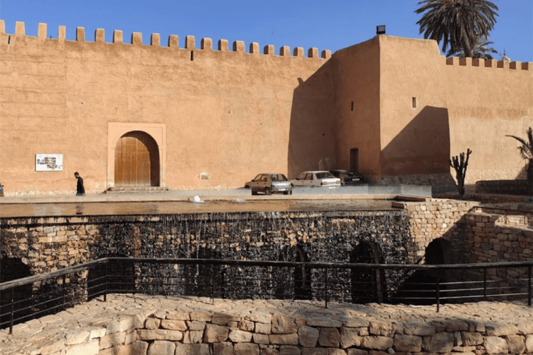 Depuis Agadir : excursion d'une journée à la plage de Legzira et à Tiznit avec déjeunerDépart d'Agadir