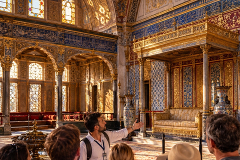 Istanbul: 6 Must-Sees – Hagia Sophia, Topkapi Cistern & More Small Group Tour - Spanish Speaking GUIDE