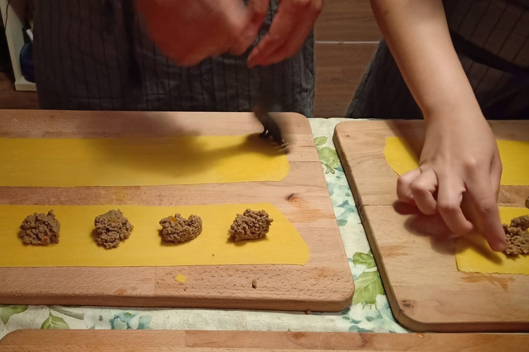 Milão: Aula de culinária italiana com comida e vinhoMilão: aula de culinária italiana com comida e vinho