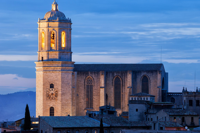 Barcelona: Private Tour Besalú - Girona and "Diamond Head" of Catalonia