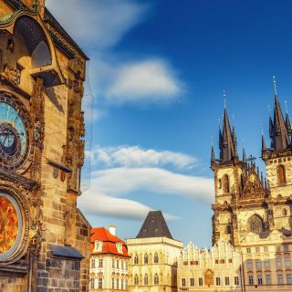 Praga: jogo de exploração da cidade velha e castelo