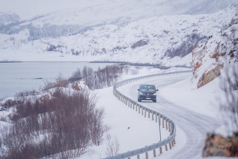 De Tromsø: roadtrip en 4x4 dans l'Arctique en petit groupeDe Tromsø: Kvaløya 4x4 Arctic Roadtri
