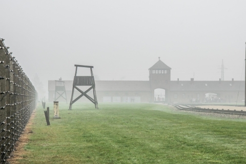 Krakau: rondleiding Auschwitz-Birkenau & Holocaust-filmRondleiding in het Duits vanaf Meeting Point
