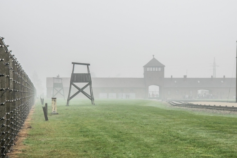 Krakau: Führung durch Auschwitz-Birkenau & Holocaust-FilmTour auf Polnisch mit Abholung und Rückgabe