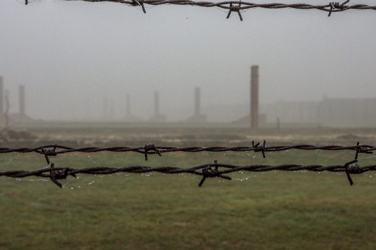 Krakau: rondleiding Auschwitz-Birkenau & Holocaust-filmRondleiding in het Duits met ophalen en wegbrengen