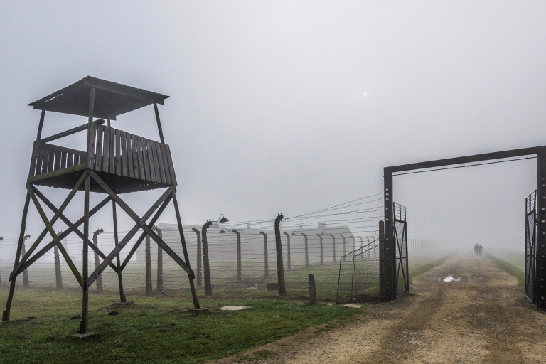 Krakau: rondleiding Auschwitz-Birkenau & Holocaust-filmTour in het Italiaans met ophalen en wegbrengen