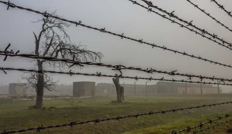 Krak W Wycieczka Z Przewodnikiem Po Auschwitz Birkenau I Film O