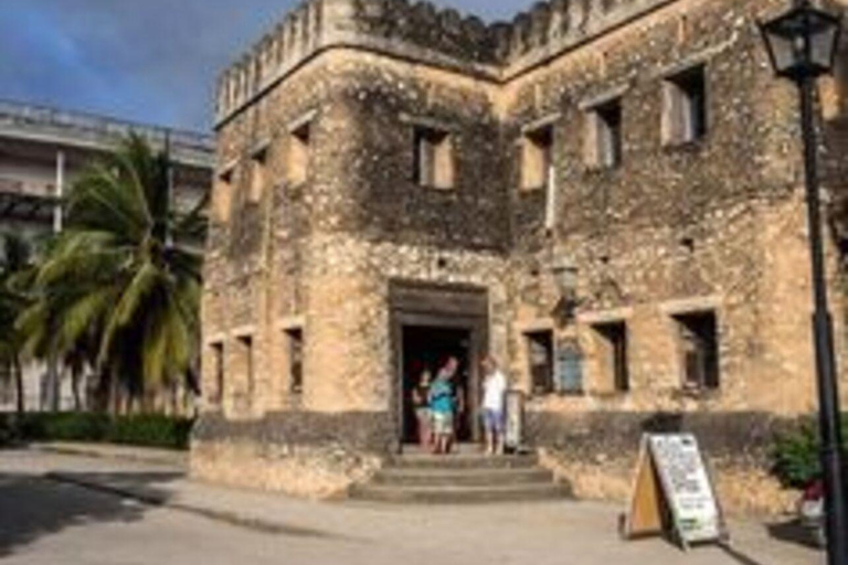 Zanzibar: prywatna wycieczka z wyspą więzienną i farmą przypraw